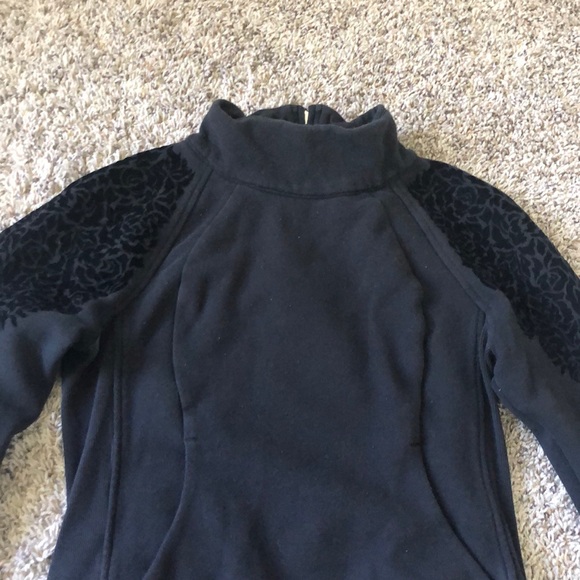 Lululemon sweatshirt - Picture 5 of 8